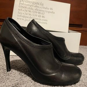 Pedro Garcia sleek black stretch Napa “britany”